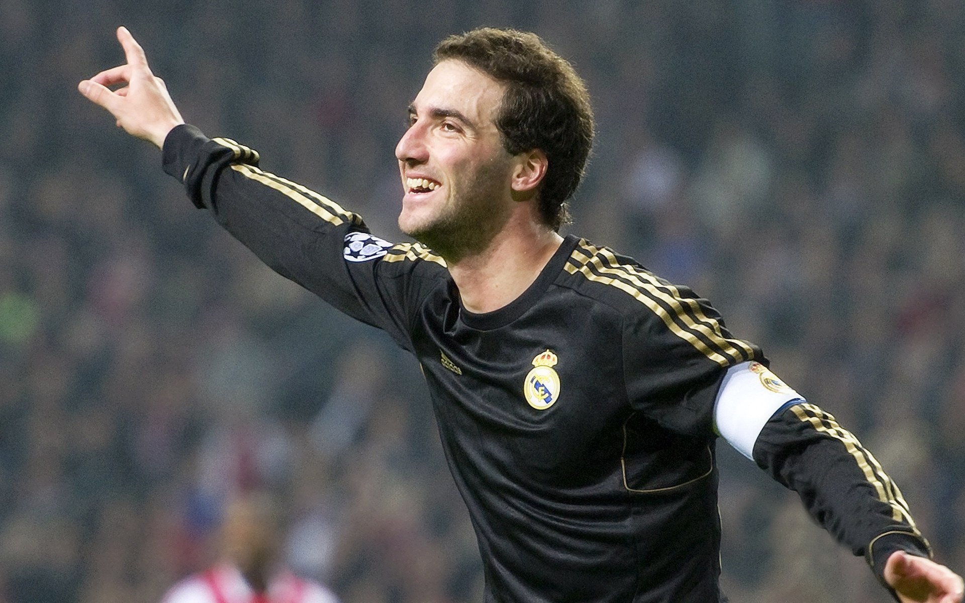 开云在线直播-绝杀与主宰，突尼斯压哨奇迹与凯恩德比封神之夜，足球的两种英雄主义