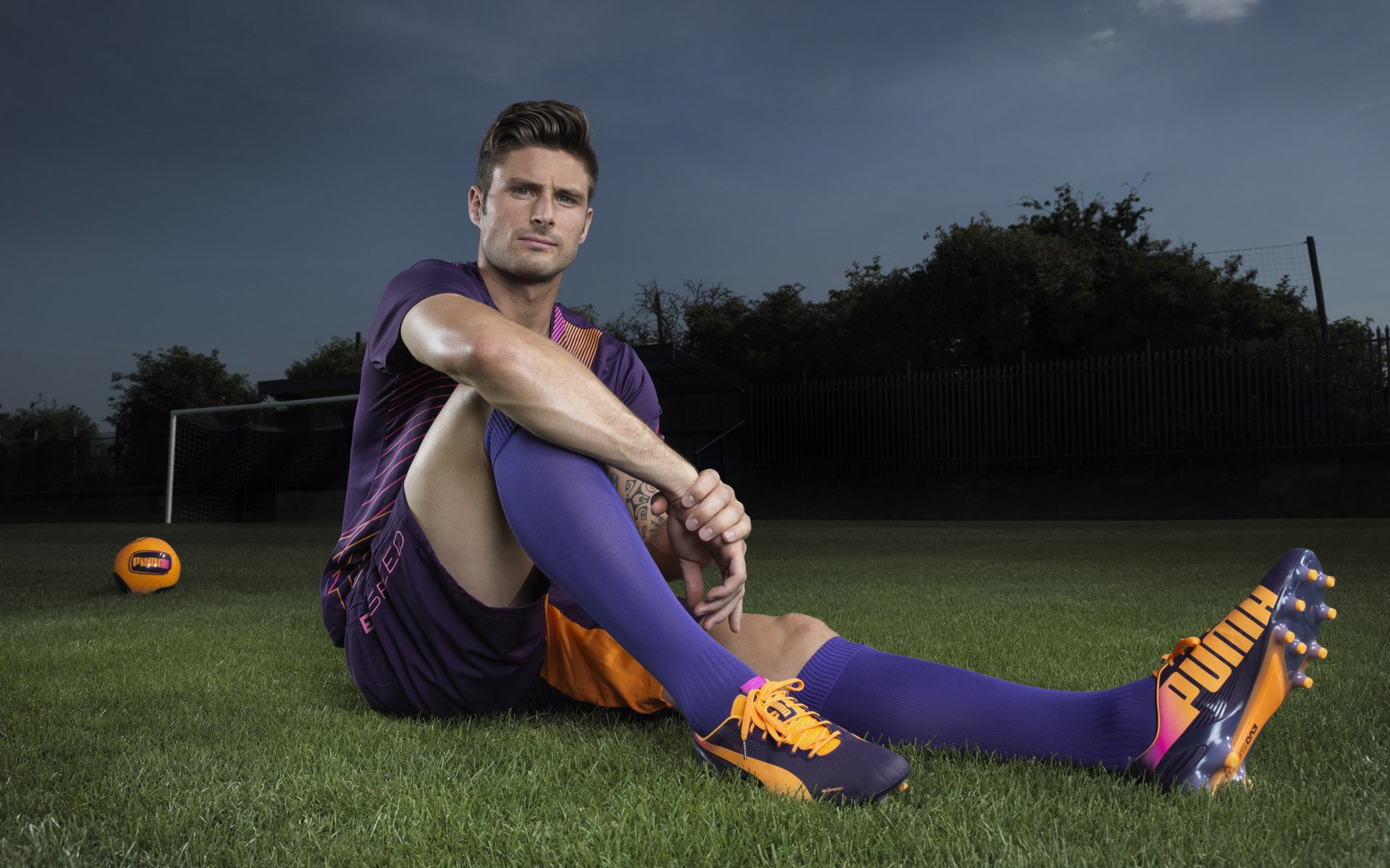 开云体育中国官网-布克季后赛弑神之夜，当大场面先生撕碎伪超巨标签