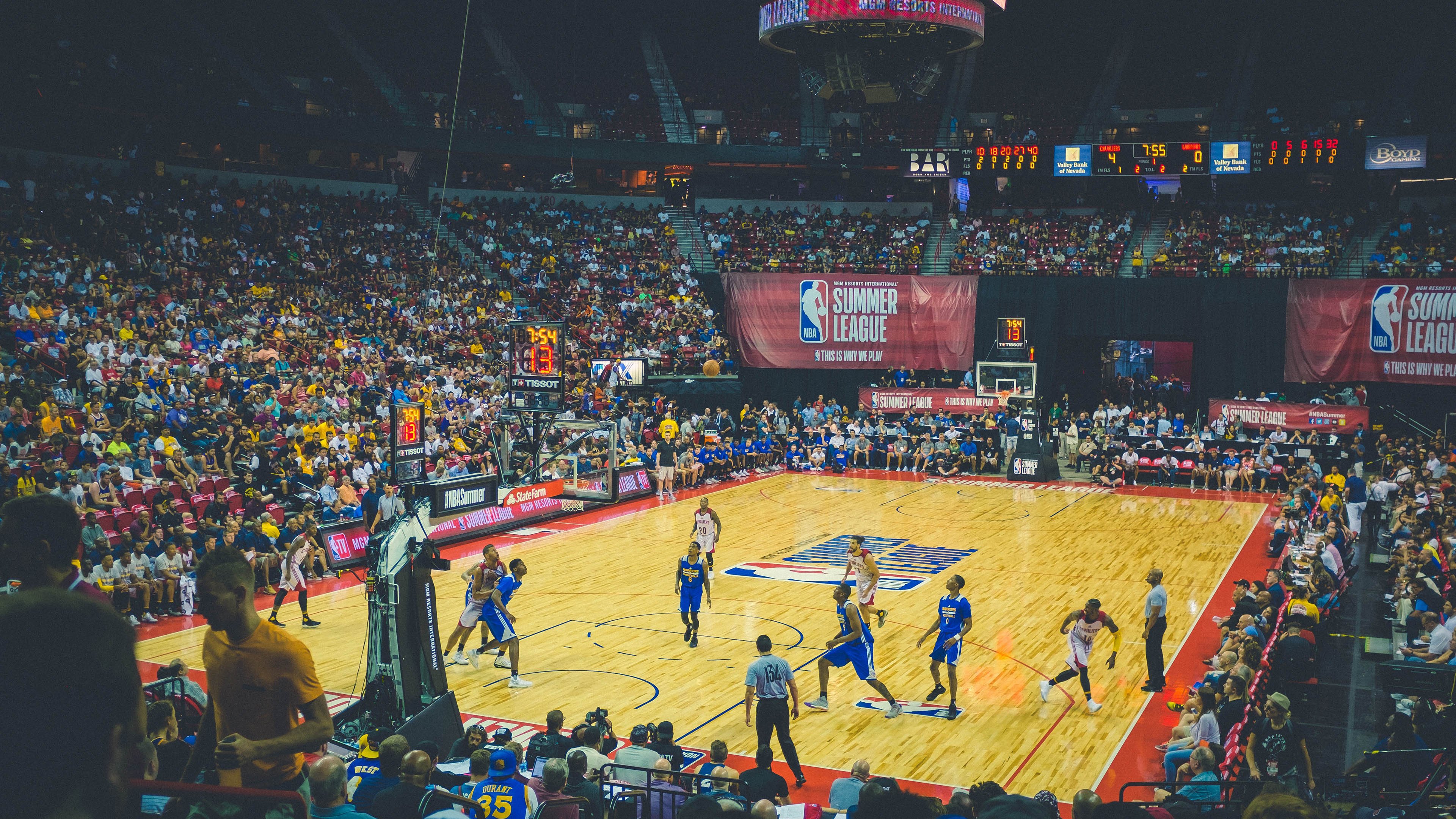 开云体育平台APP-欧文炸裂27+12统治攻防，活塞轻取浙江暴露CBA与NBA最残酷现实